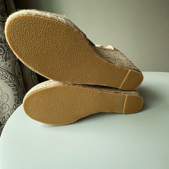 Brand new leopard wedges - Picture 3 of 3